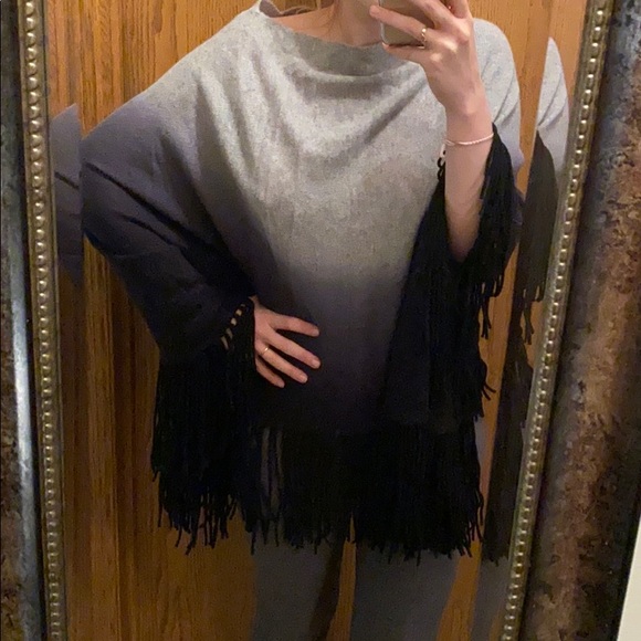 Cashmere poncho with fringe - Picture 2 of 3
